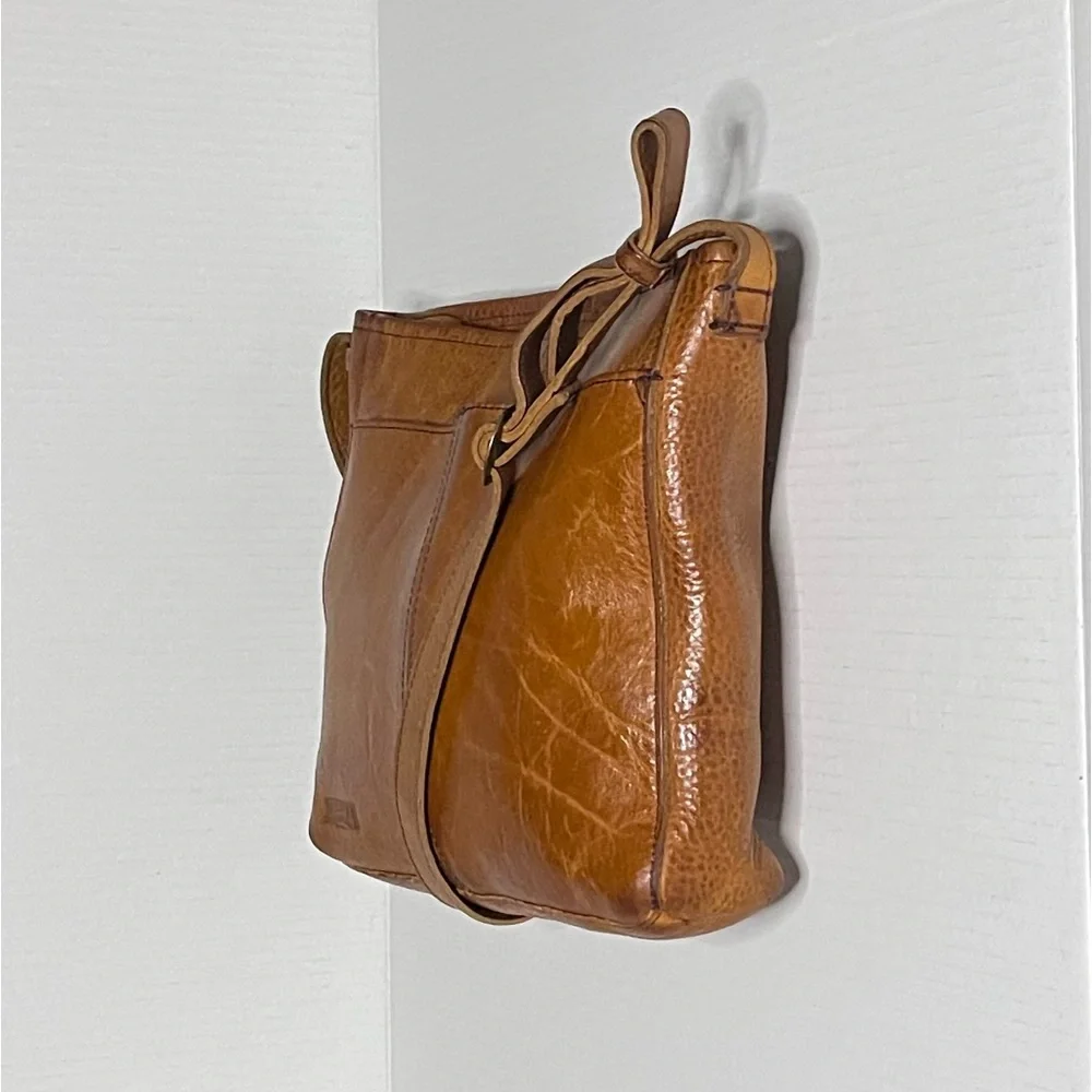 Duluth Trading Co. Lifetime Leather Crossbody Bag - Picture 2 of 13